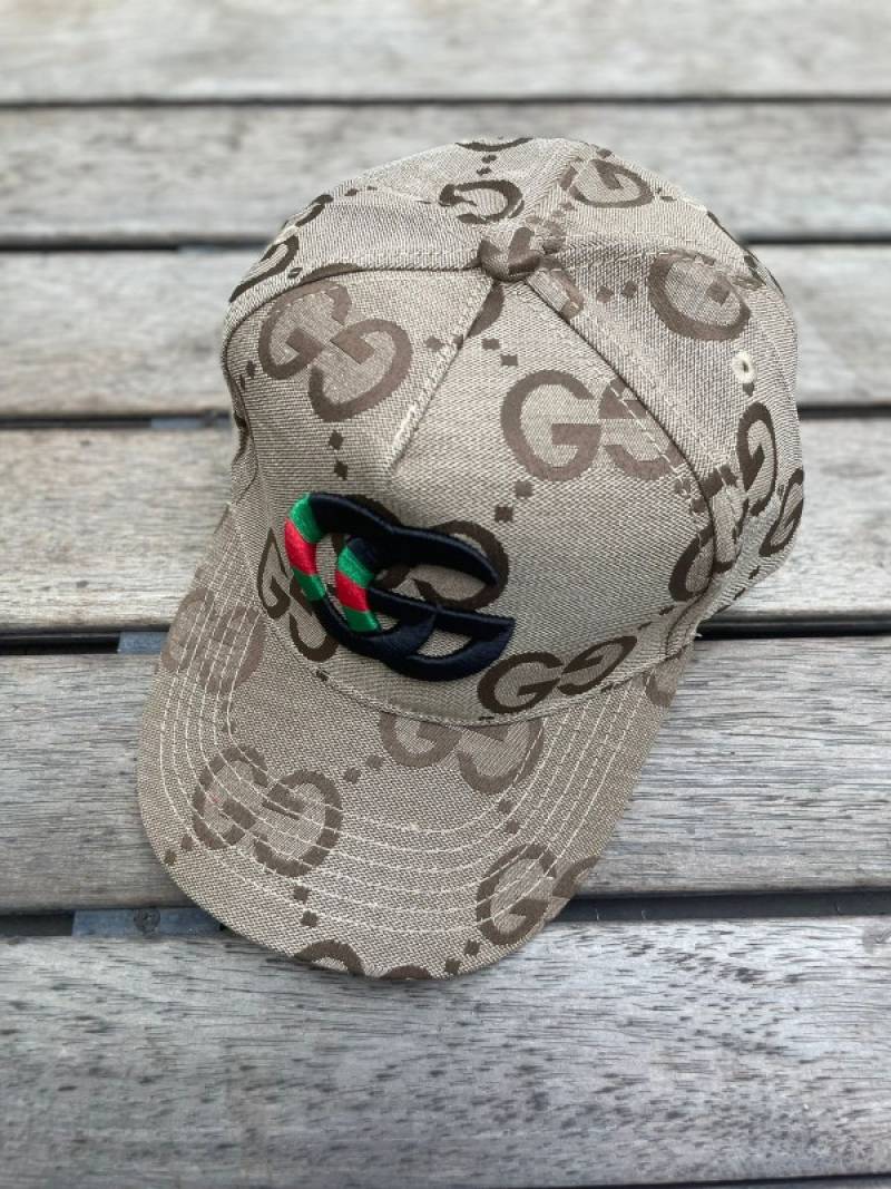 Gucci_GG_Red_And_Green_Stripes_Front_Logo_Black_Premium_Unisex_Cap_(With_Box)_739