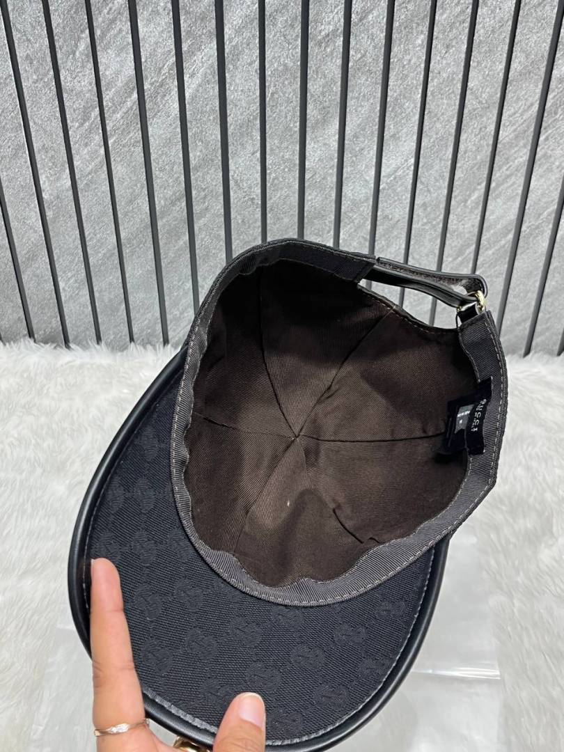 Gucci_GG_Monogram_Black_Premium_Unisex_Cap_With_Gucci_Polly_Bag