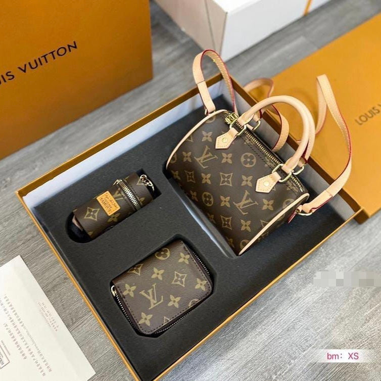 Louis Vuitton Gift set bag