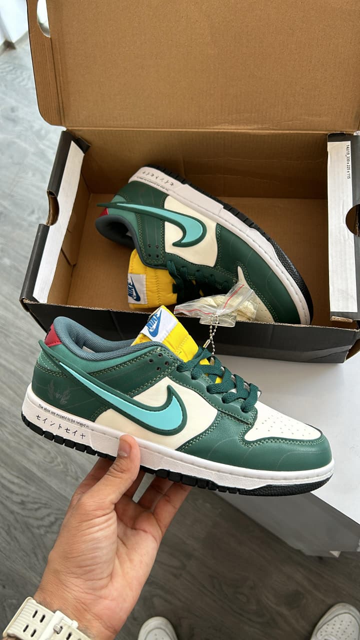 Nike sb dunks ambush low