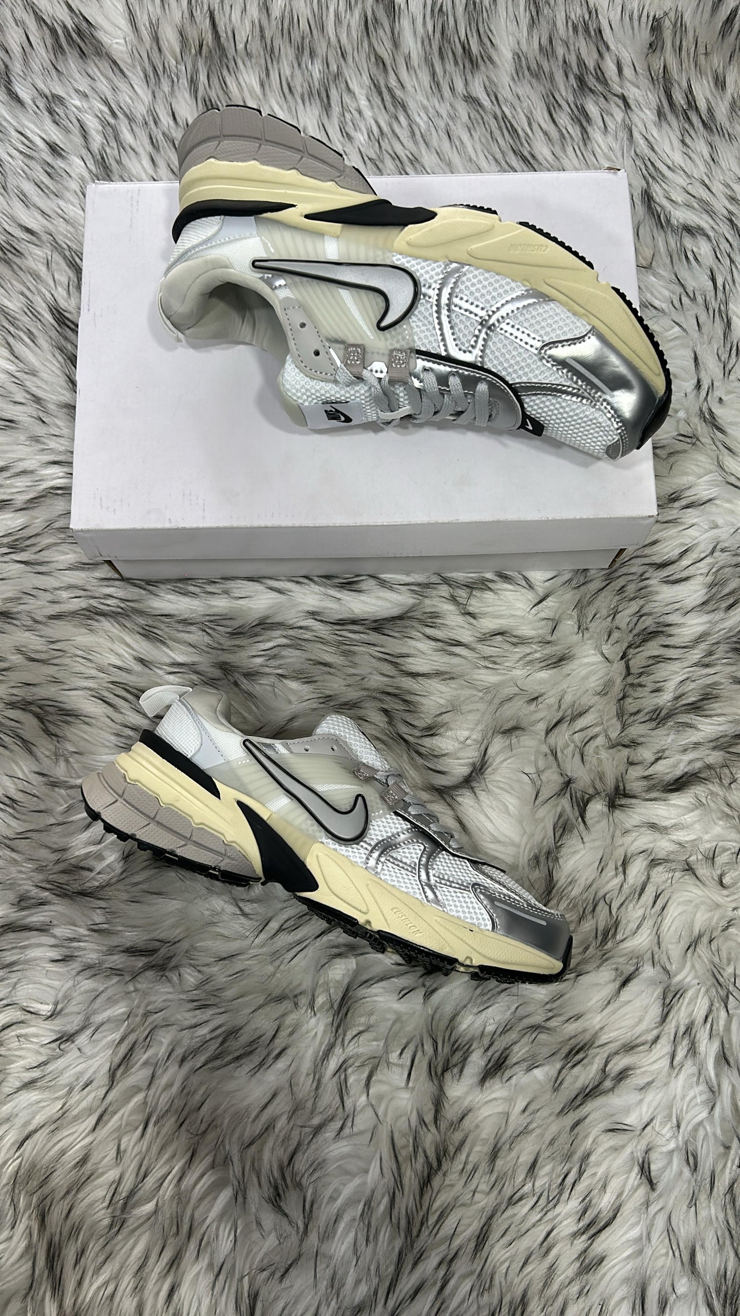Nike v2k run