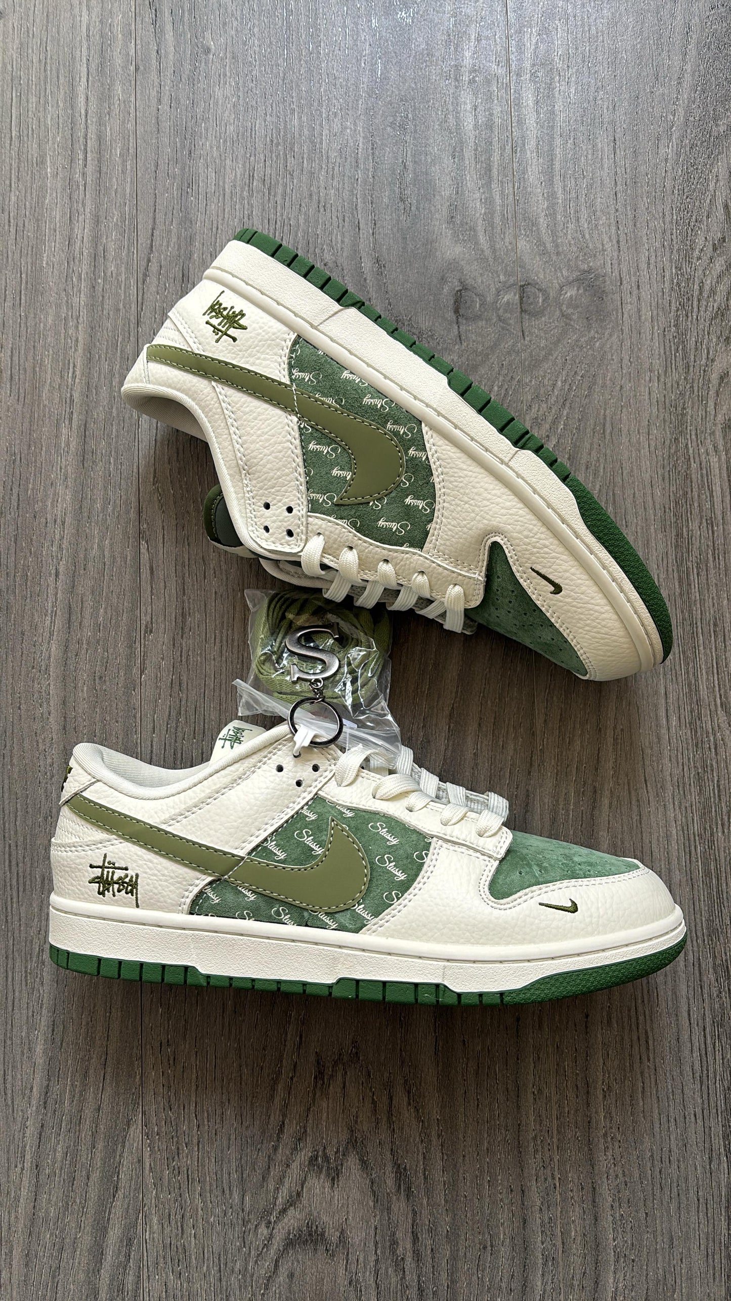 Nike sb dunk x stussy