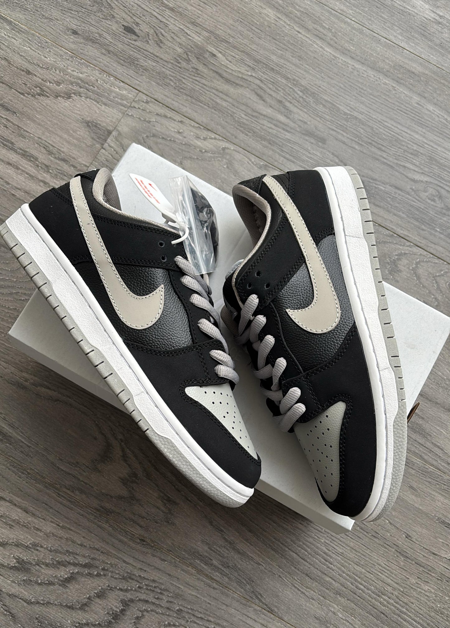 Nike sb dunk grey black