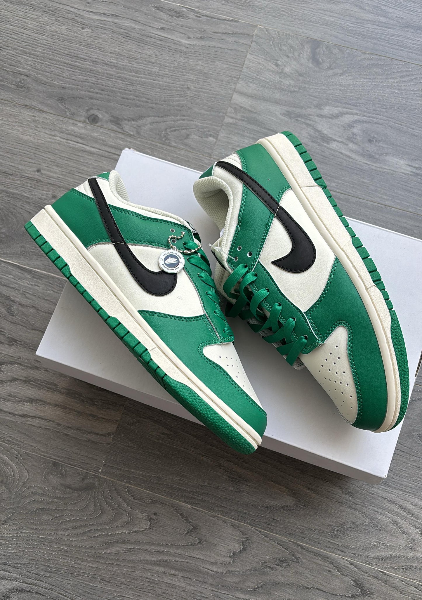 Nike sb dunk lottery green