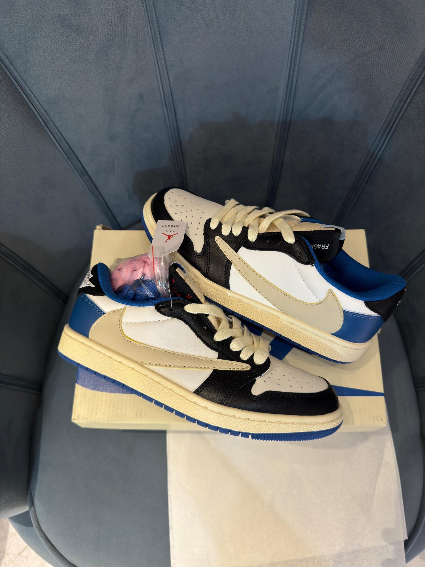 Nike air jordan 1s travis scott low fragment