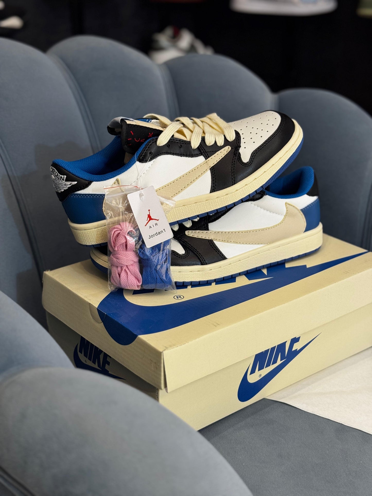 Nike air jordan 1s travis scott low fragment