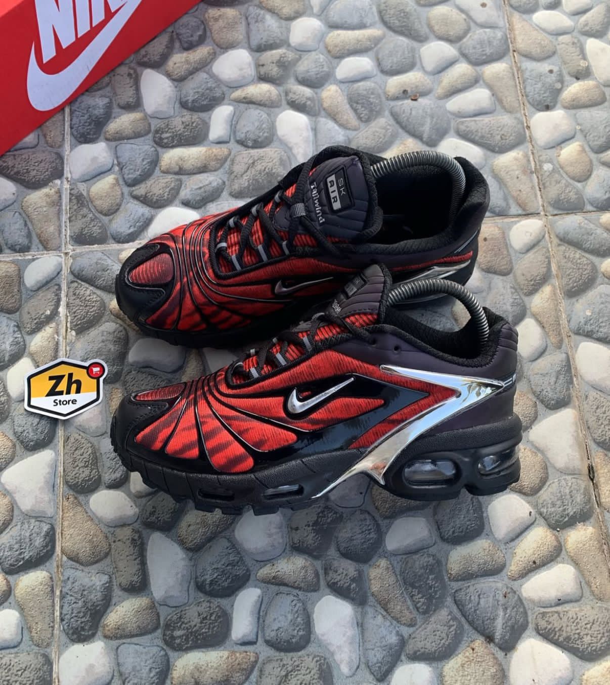 Nike airmax tailwind tn plus red