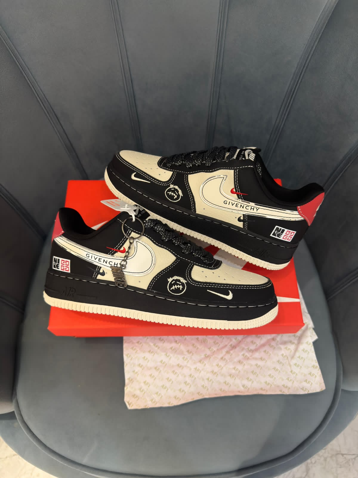 Nike airforce custom x kaws x givenchy