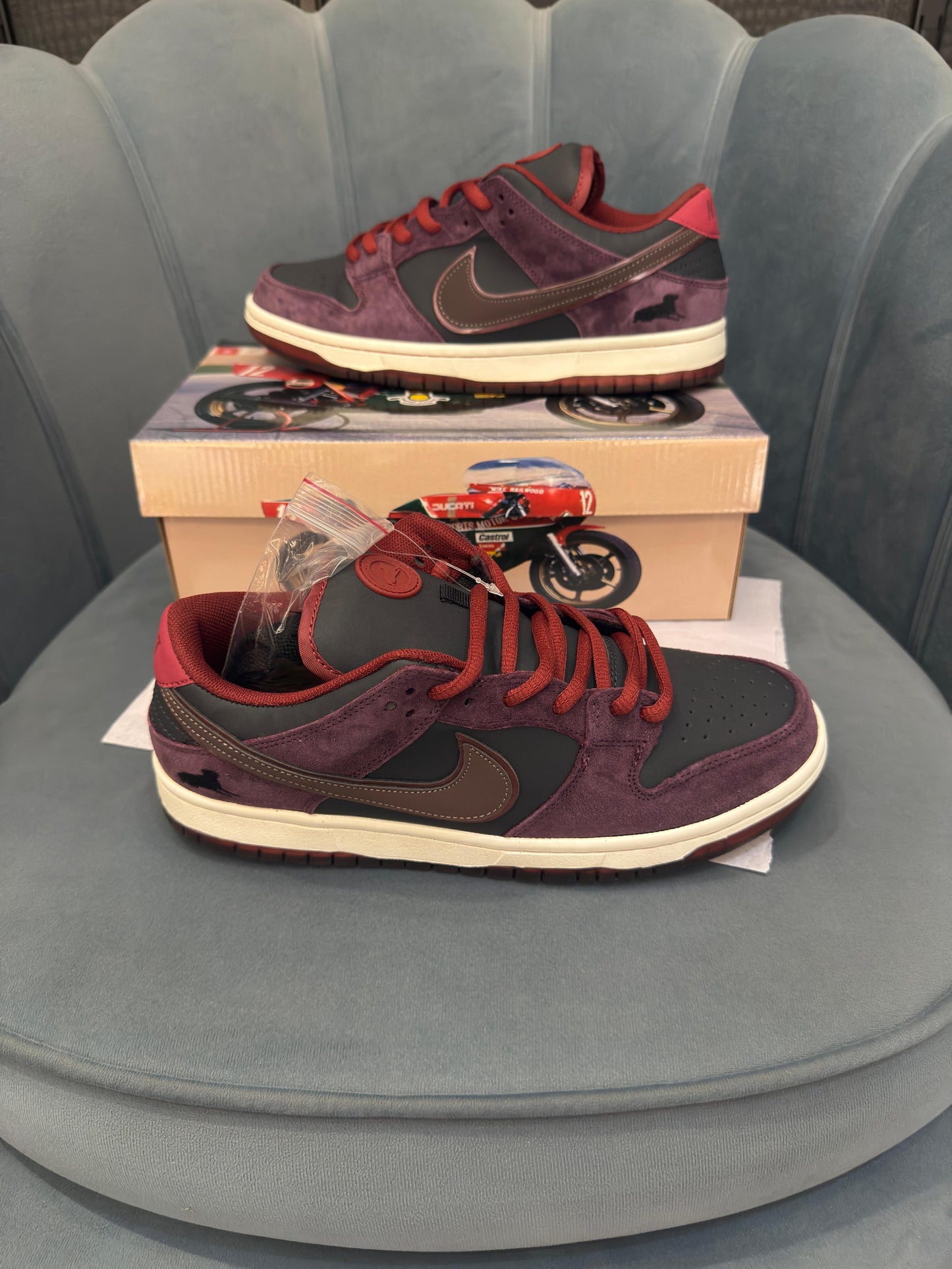 Nike sb dunk x riot skate shop