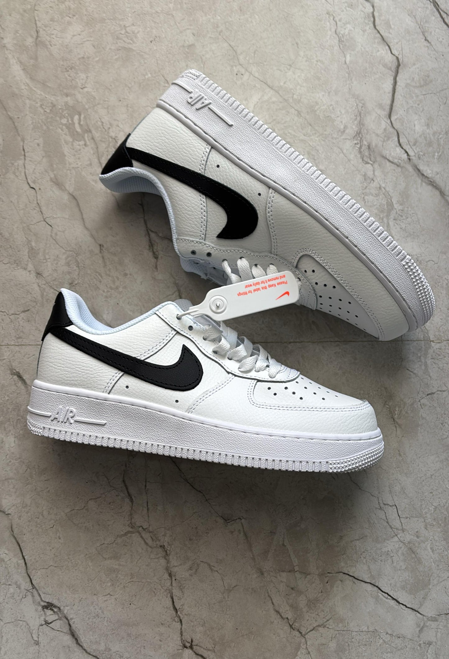 Nike airforce white black tick