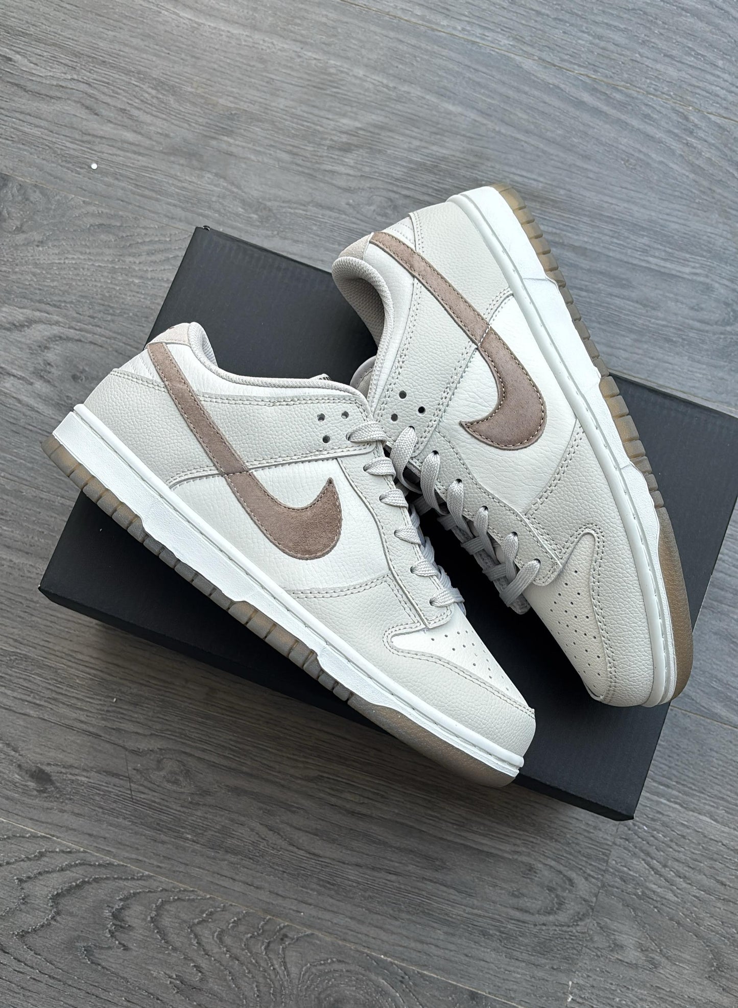 Nike sb dunk low grey brown seude
