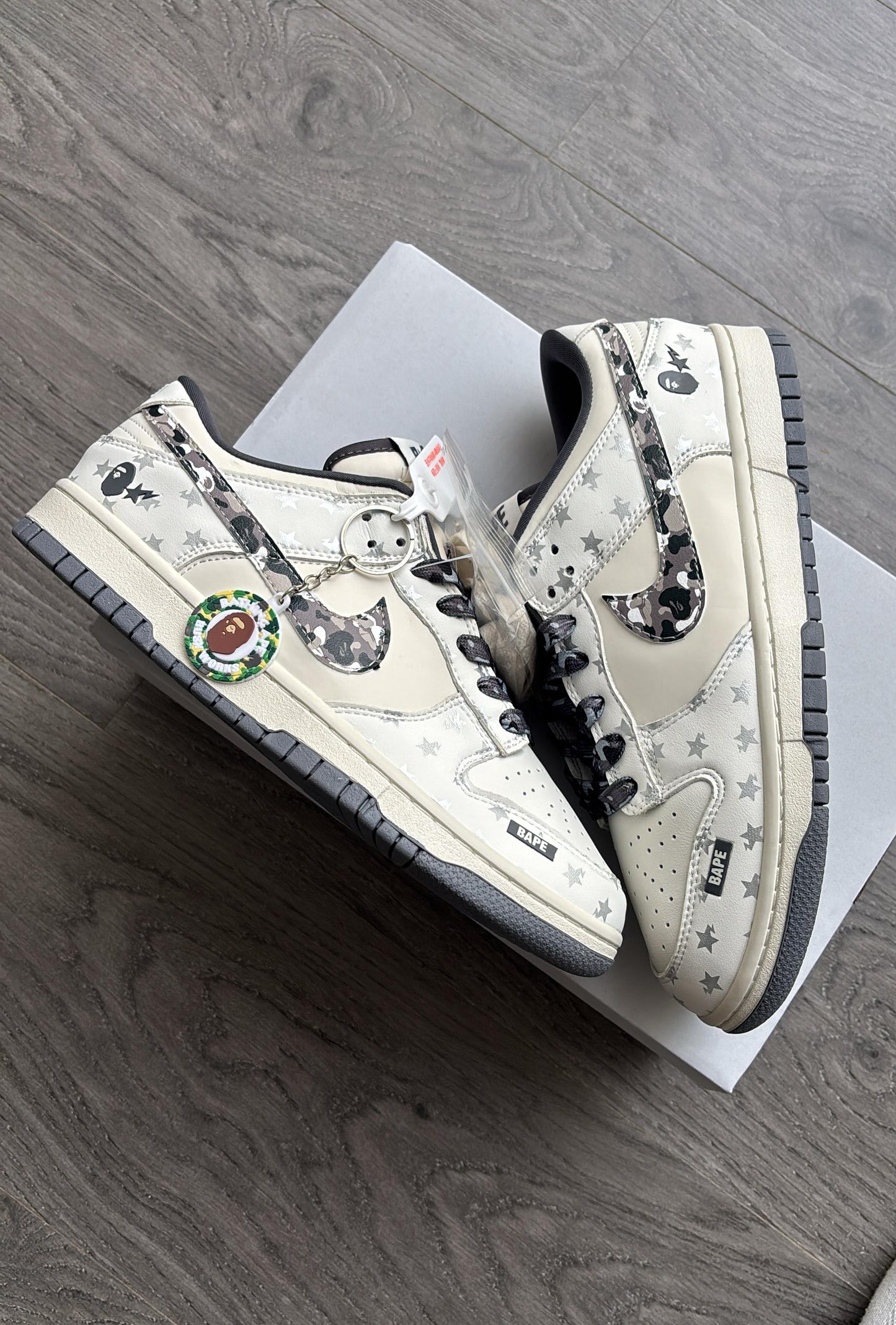 Nike sb dunk x bape