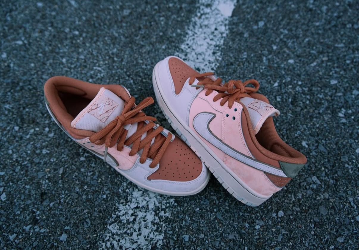 Nike sb dunk trocardero gardens