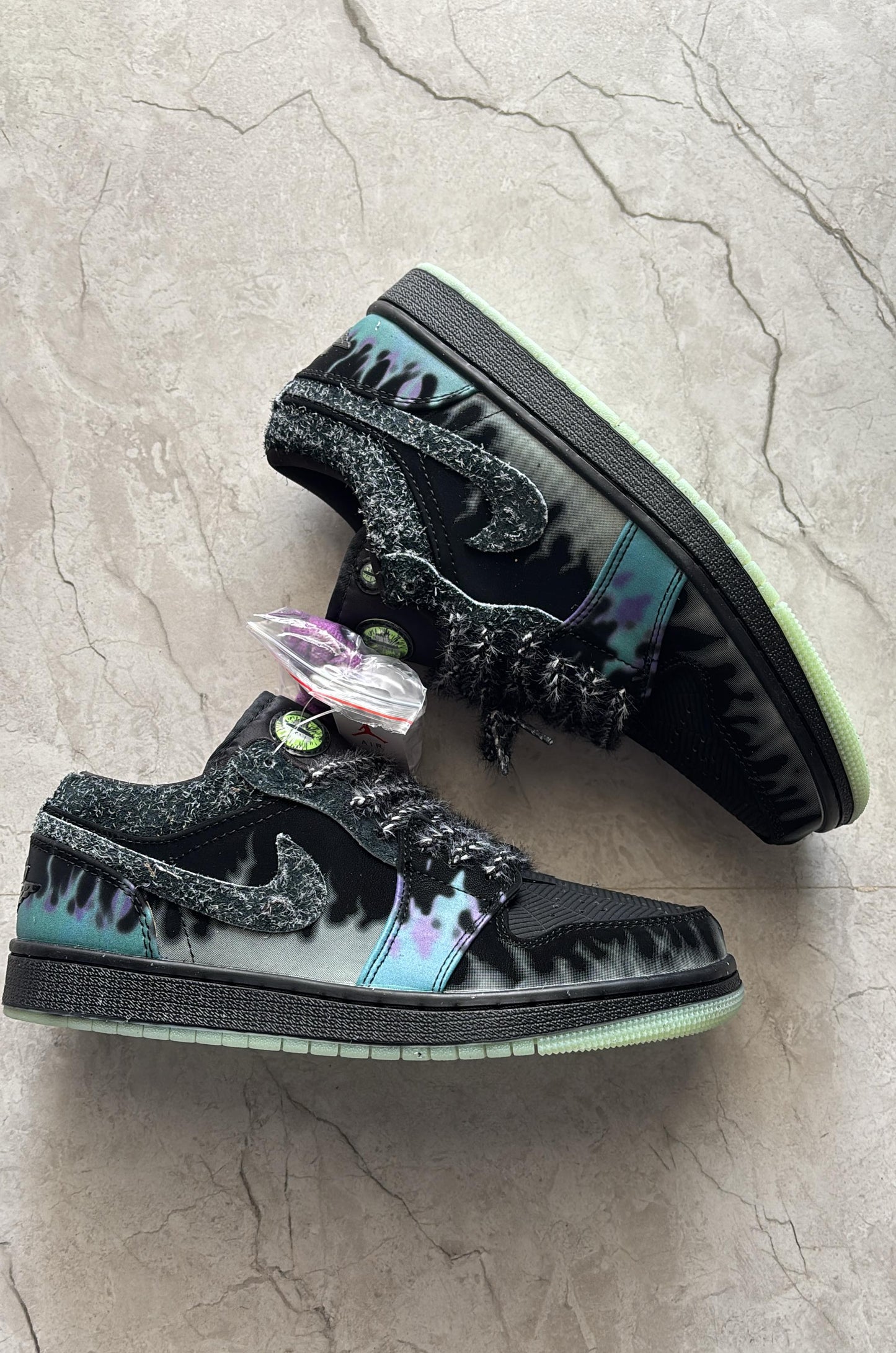 Nike Air jordan 1 low fortune fly glow in dark
