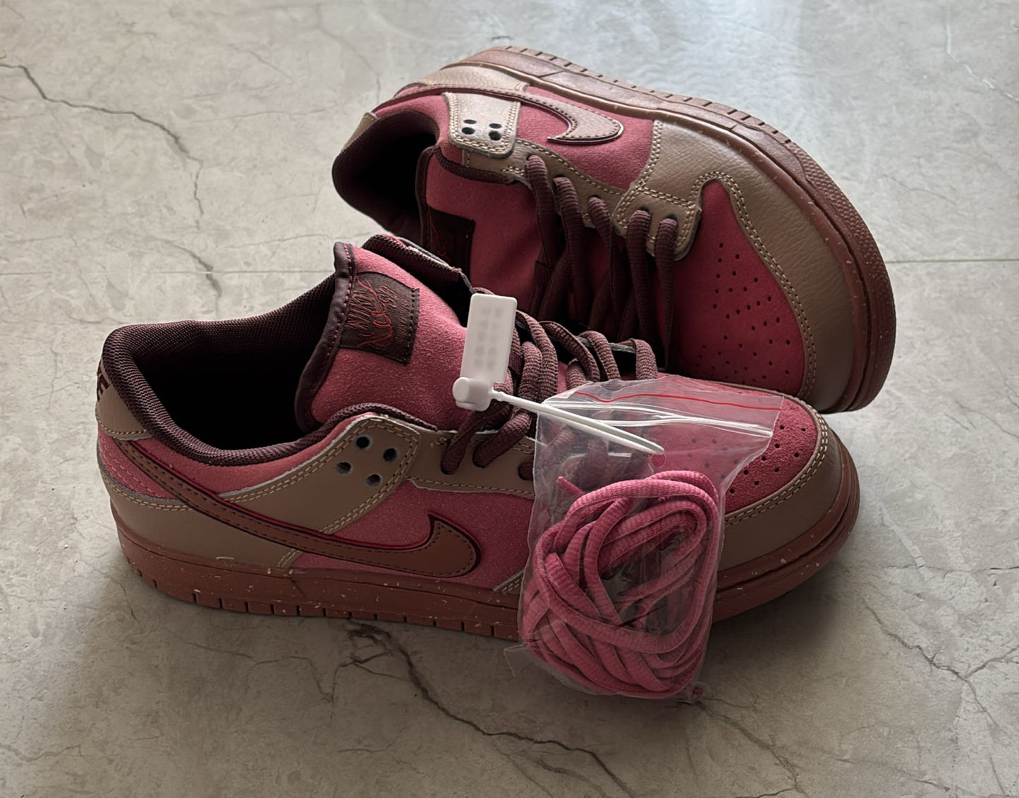 Nike sb dunk city of love