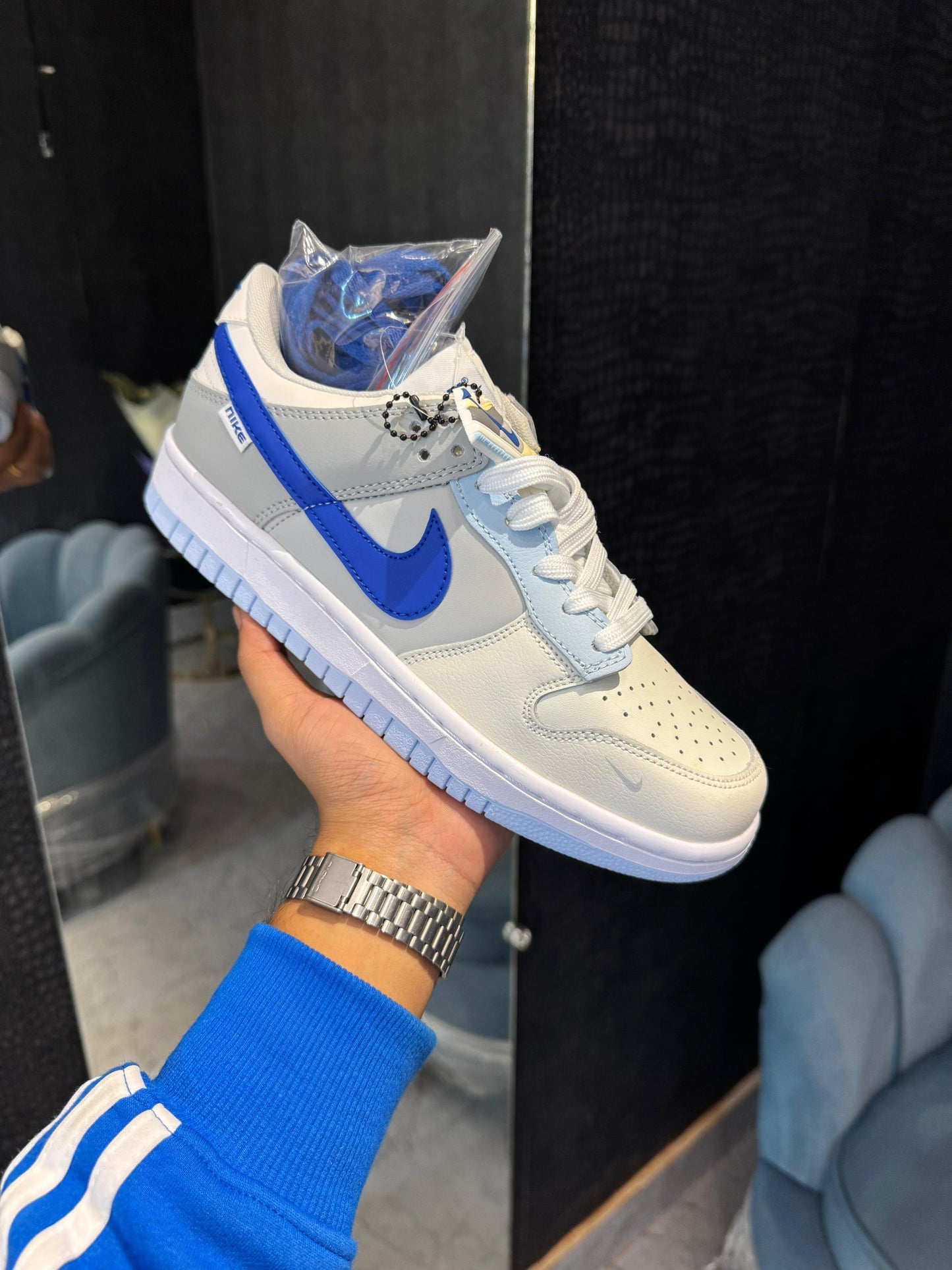Nike sb dunk ivory hyper royal