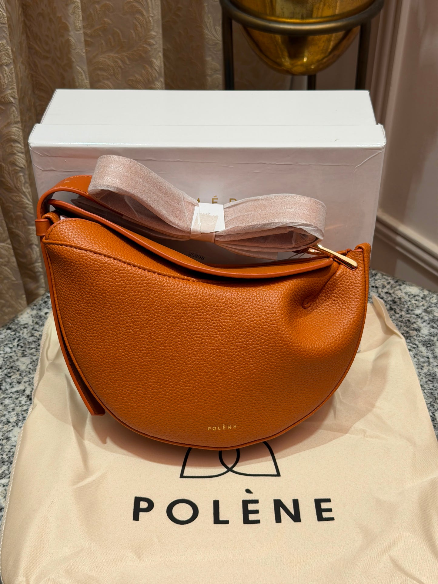 POLÈNE