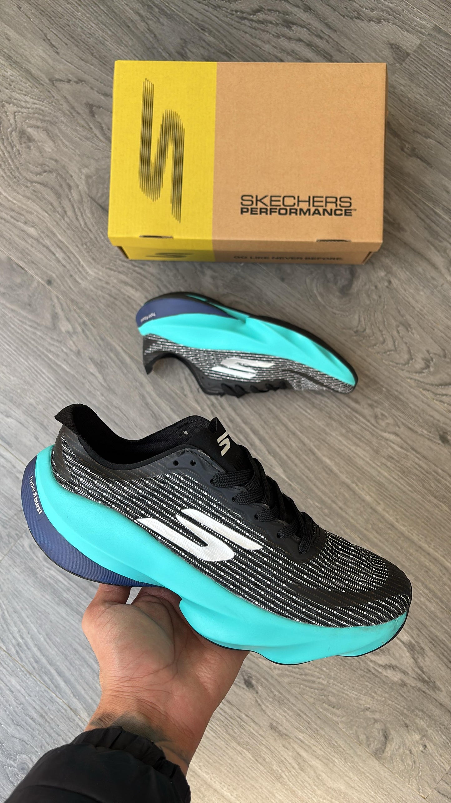 Skechers aero tempo