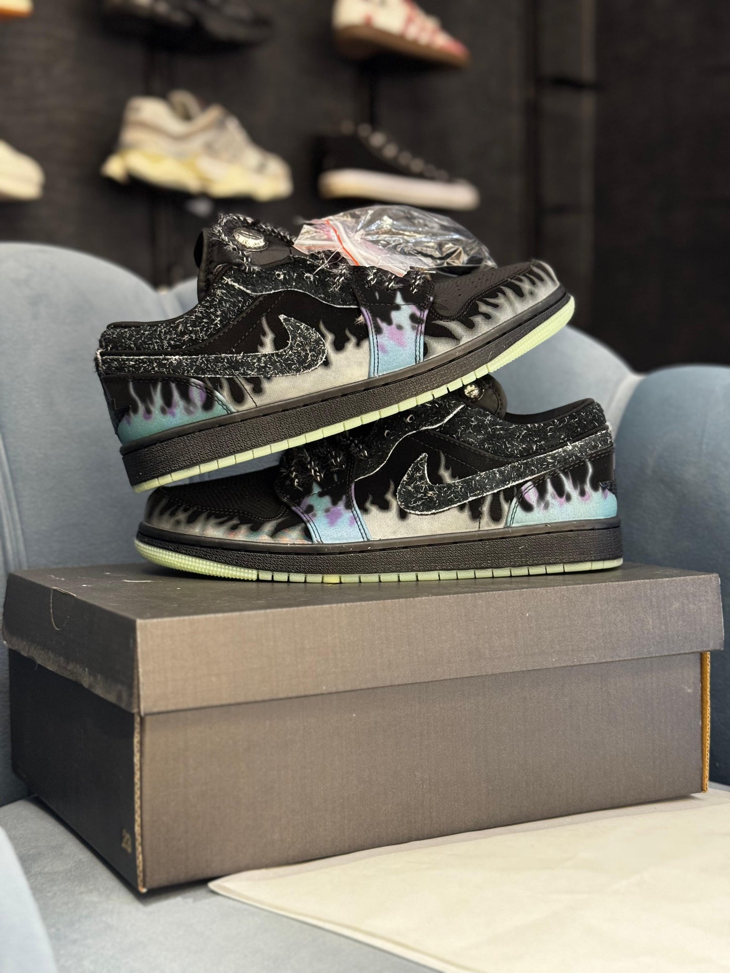 Nike air jordan 1s low haloween black cat