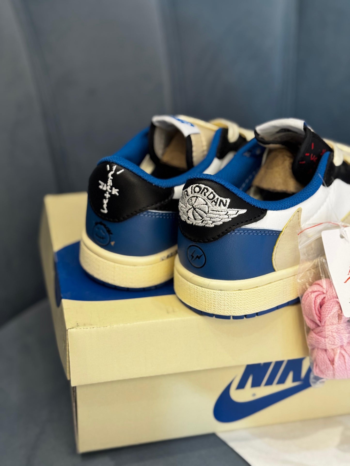 Nike air jordan 1s travis scott low fragment