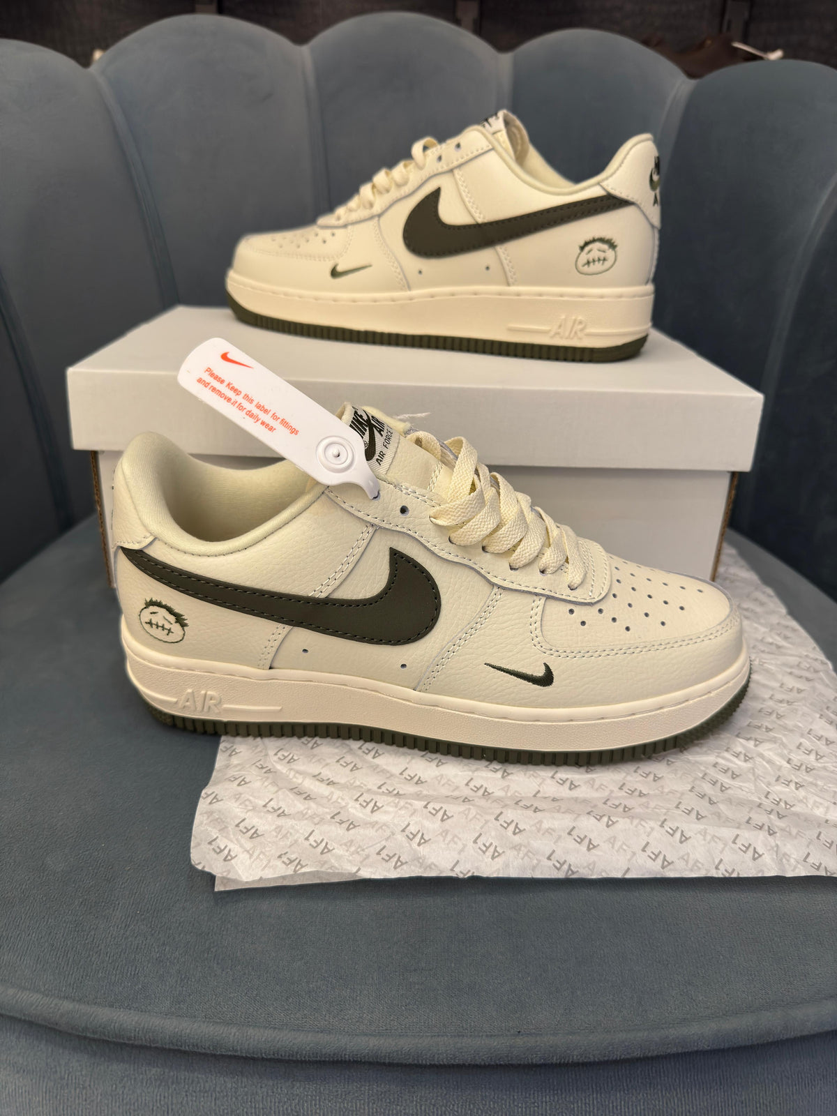Nike airforce 1 kaws