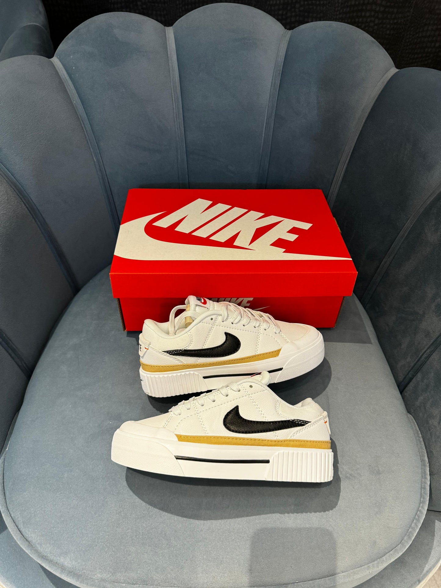 Nike court legacy lift