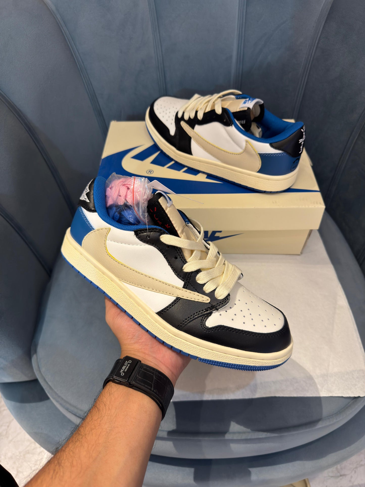 Nike air jordan 1s travis scott low fragment