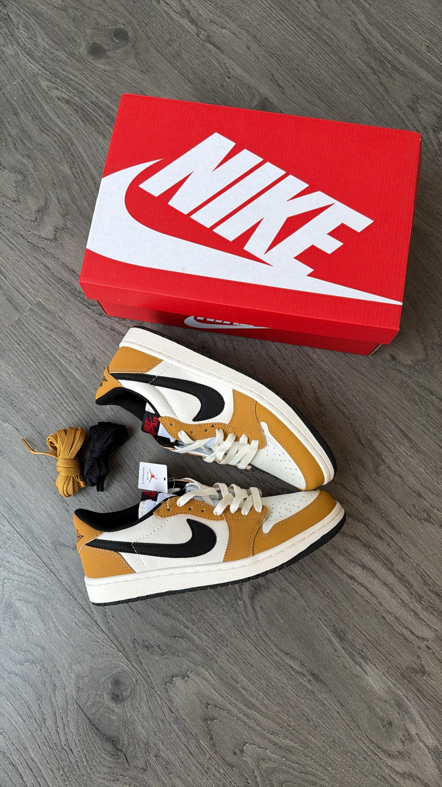 Nike air jordan cut low mustard