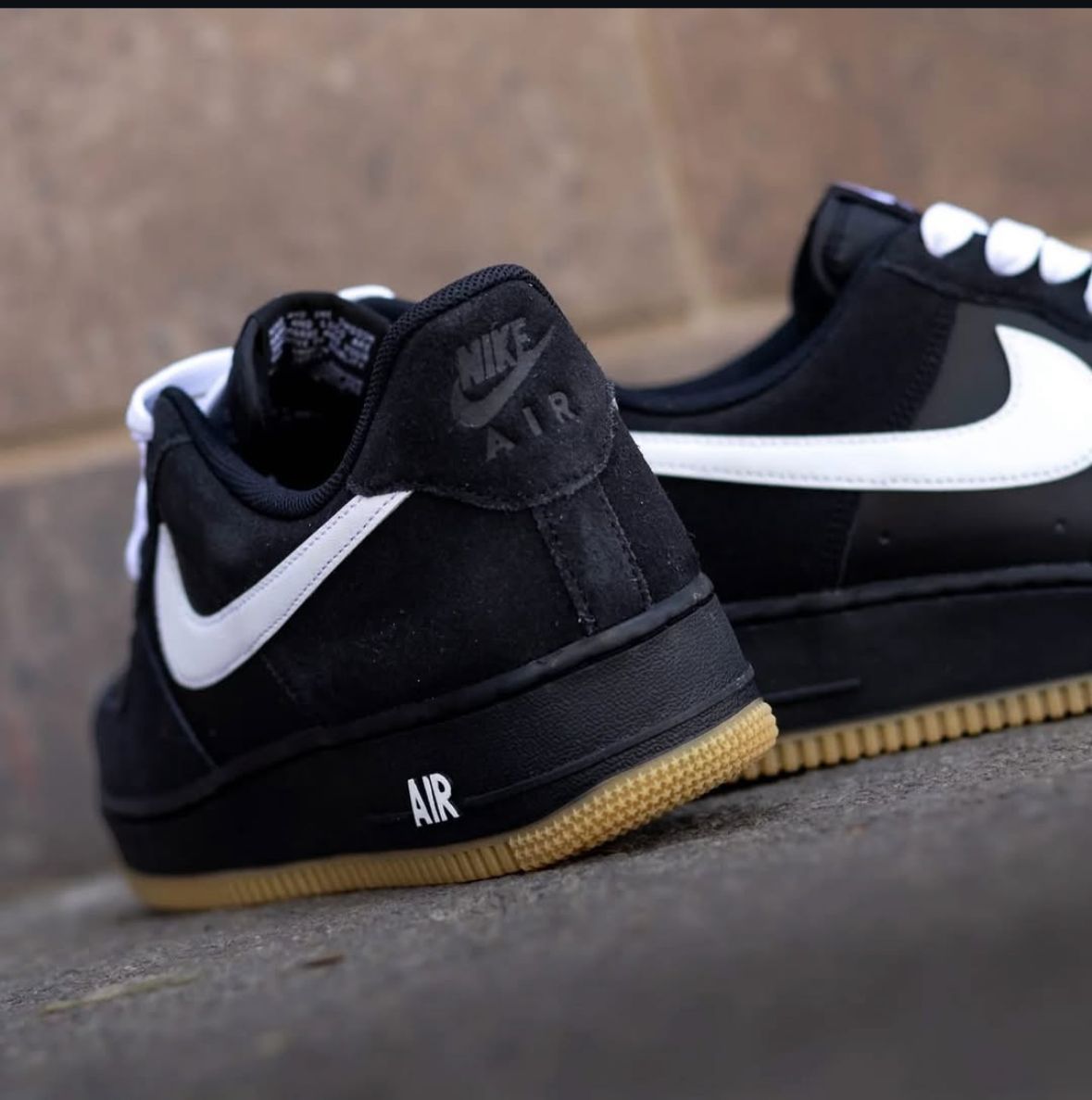 Nike airforce 1 black white gum