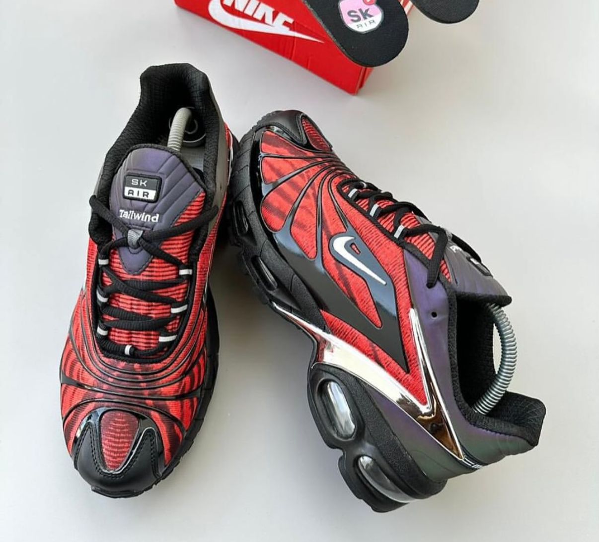 Nike airmax tailwind tn plus red