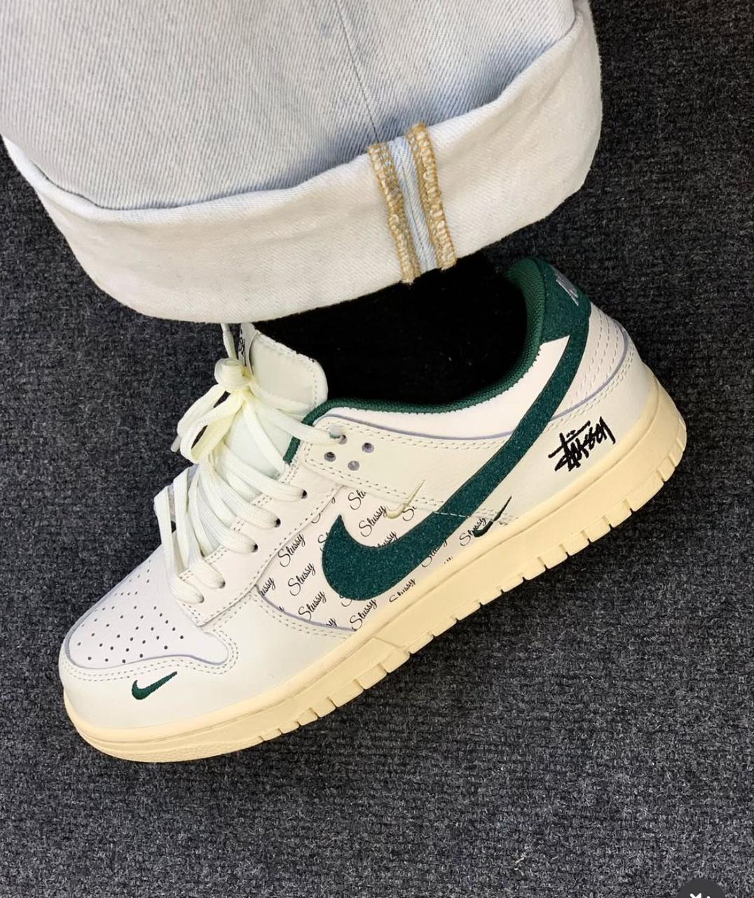Nike sb dunk stussy white green 2025