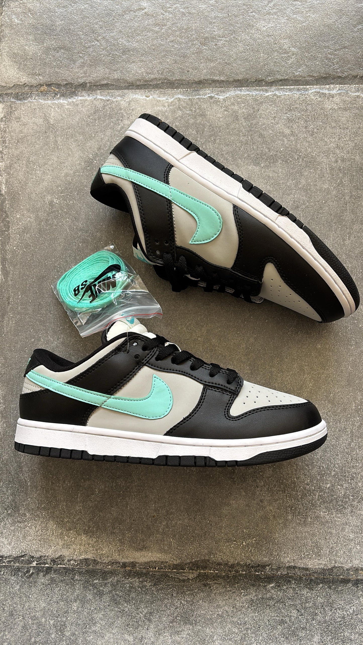 Nike sb dunk low light bone tropical twist