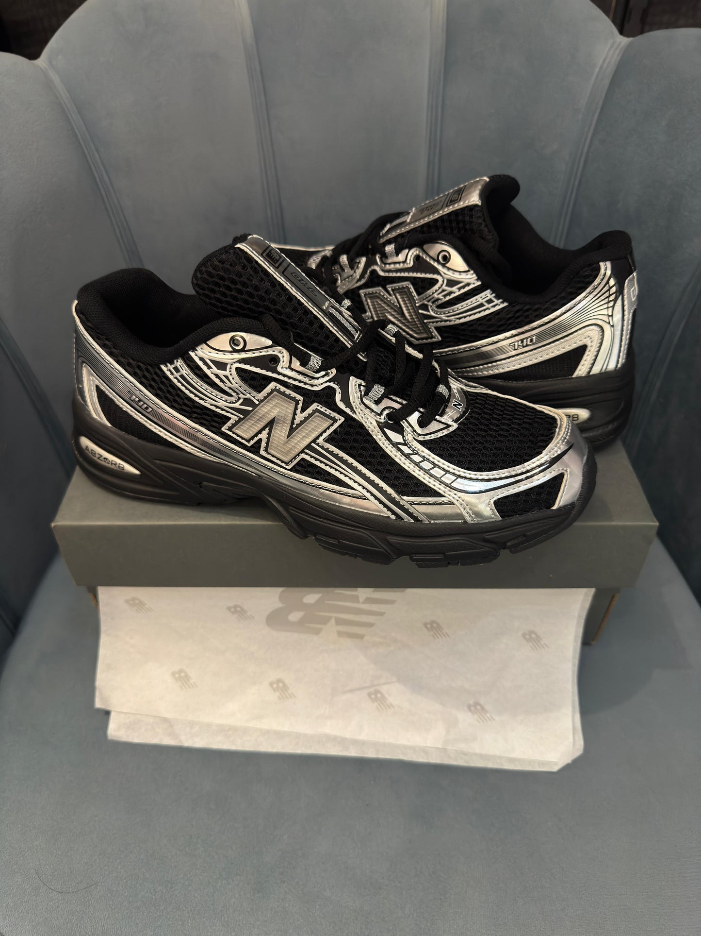New balance 740 black silver