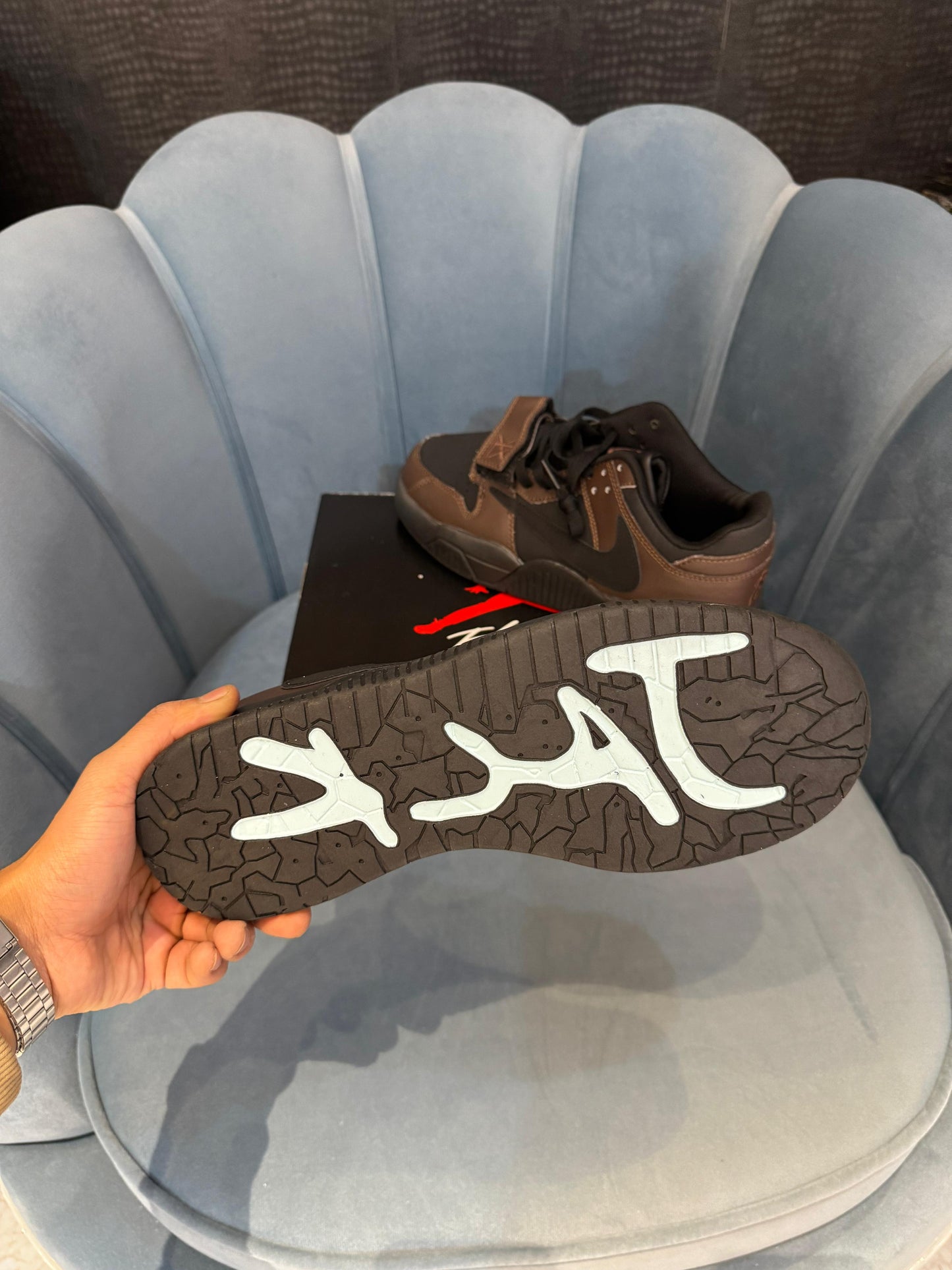Nike air jordans retro travis scott cut the check dark mocha