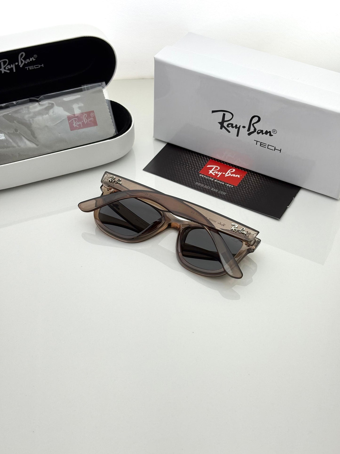 Ray ban