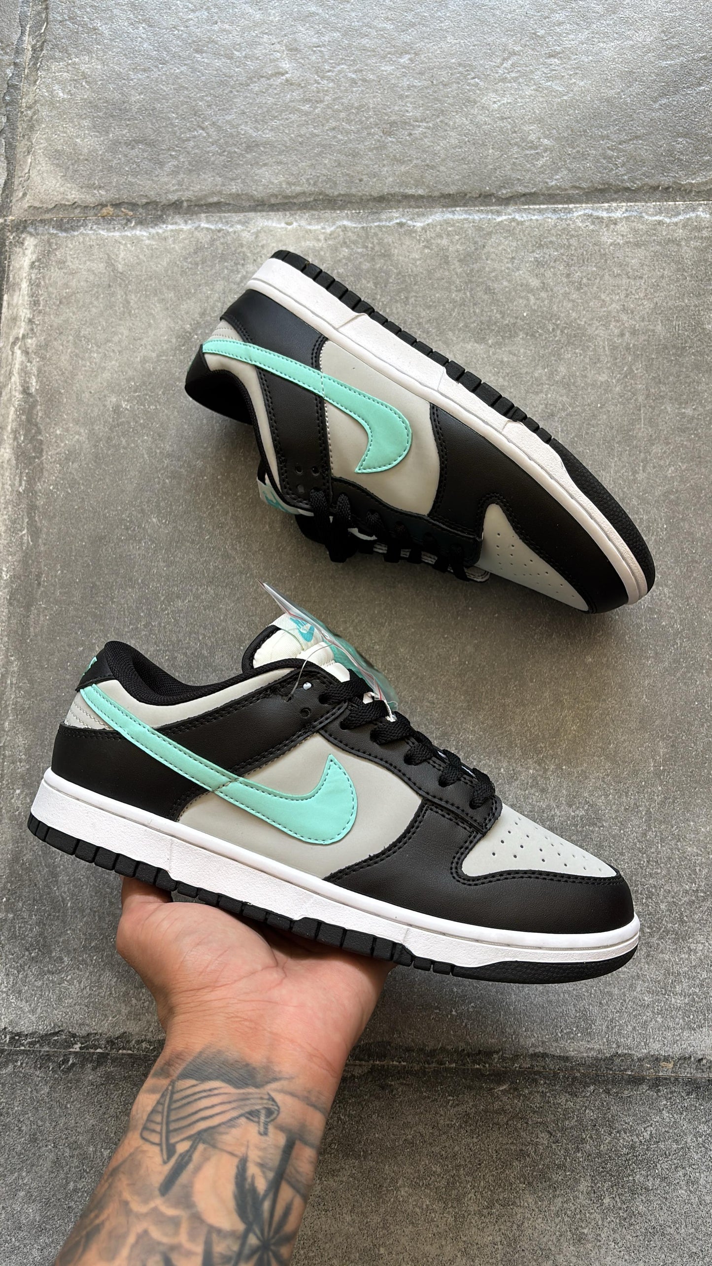 Nike sb dunk low light bone tropical twist