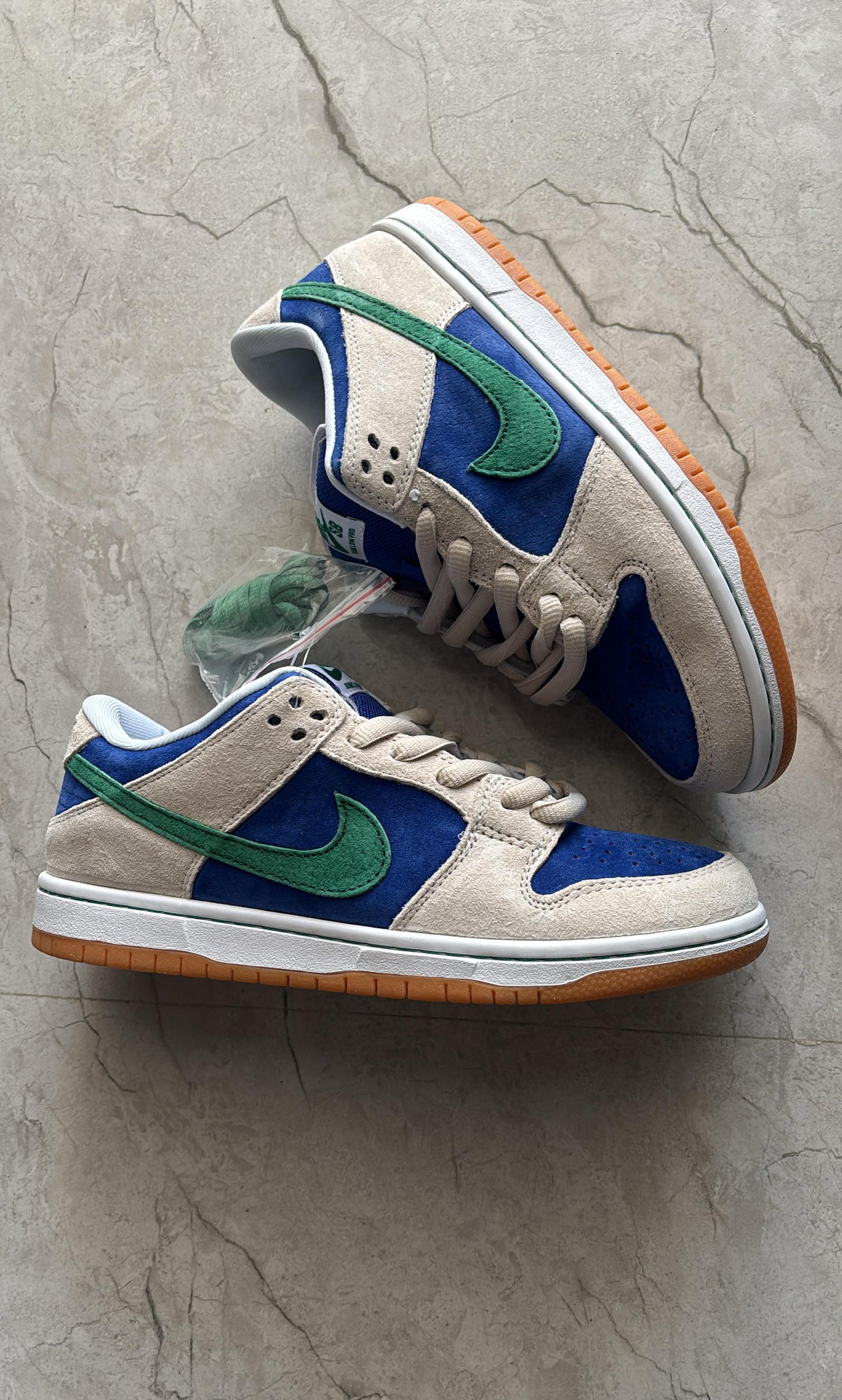 Nike sb dunk suede green tick