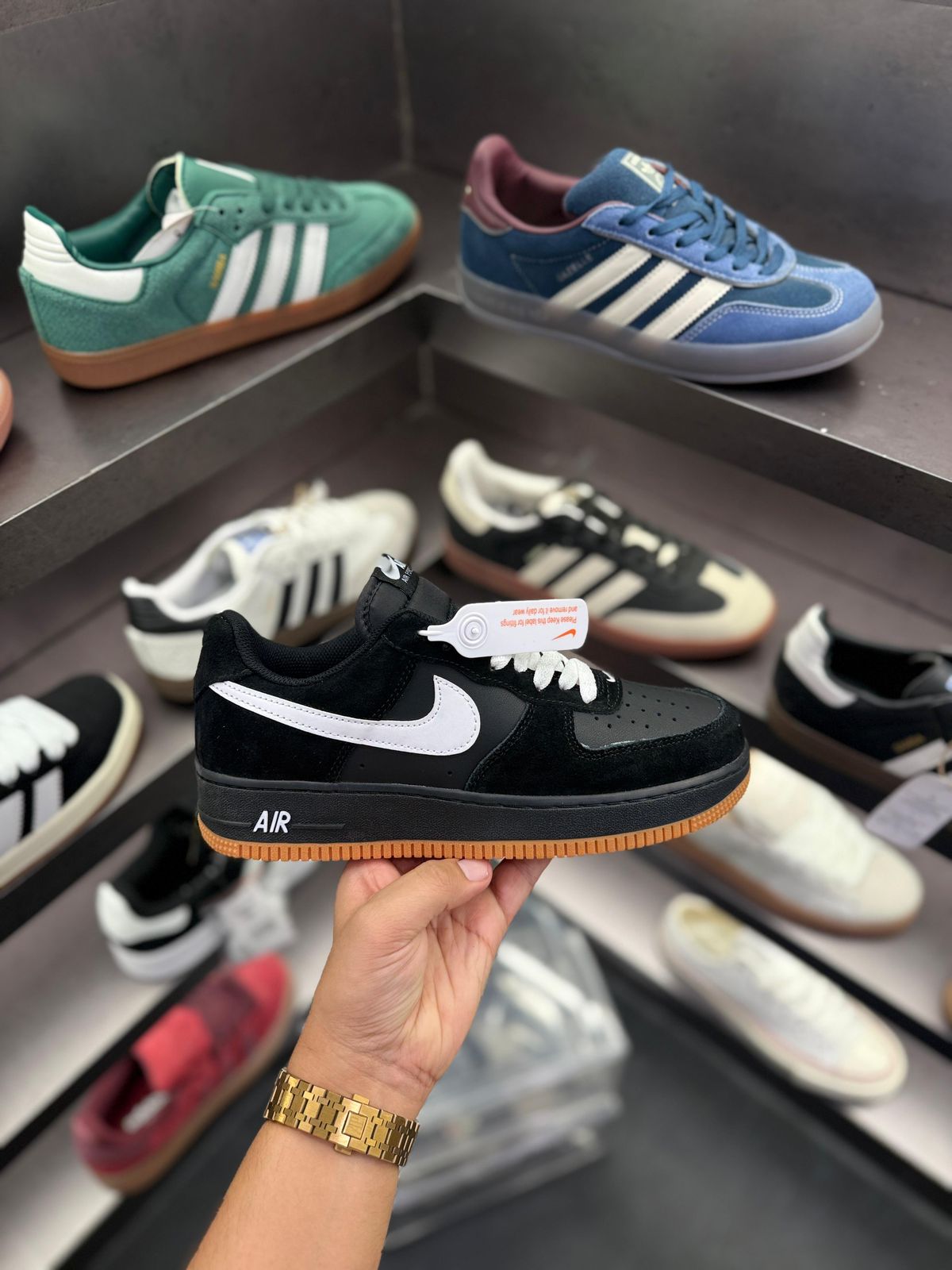 Nike airforce 1 black white gum