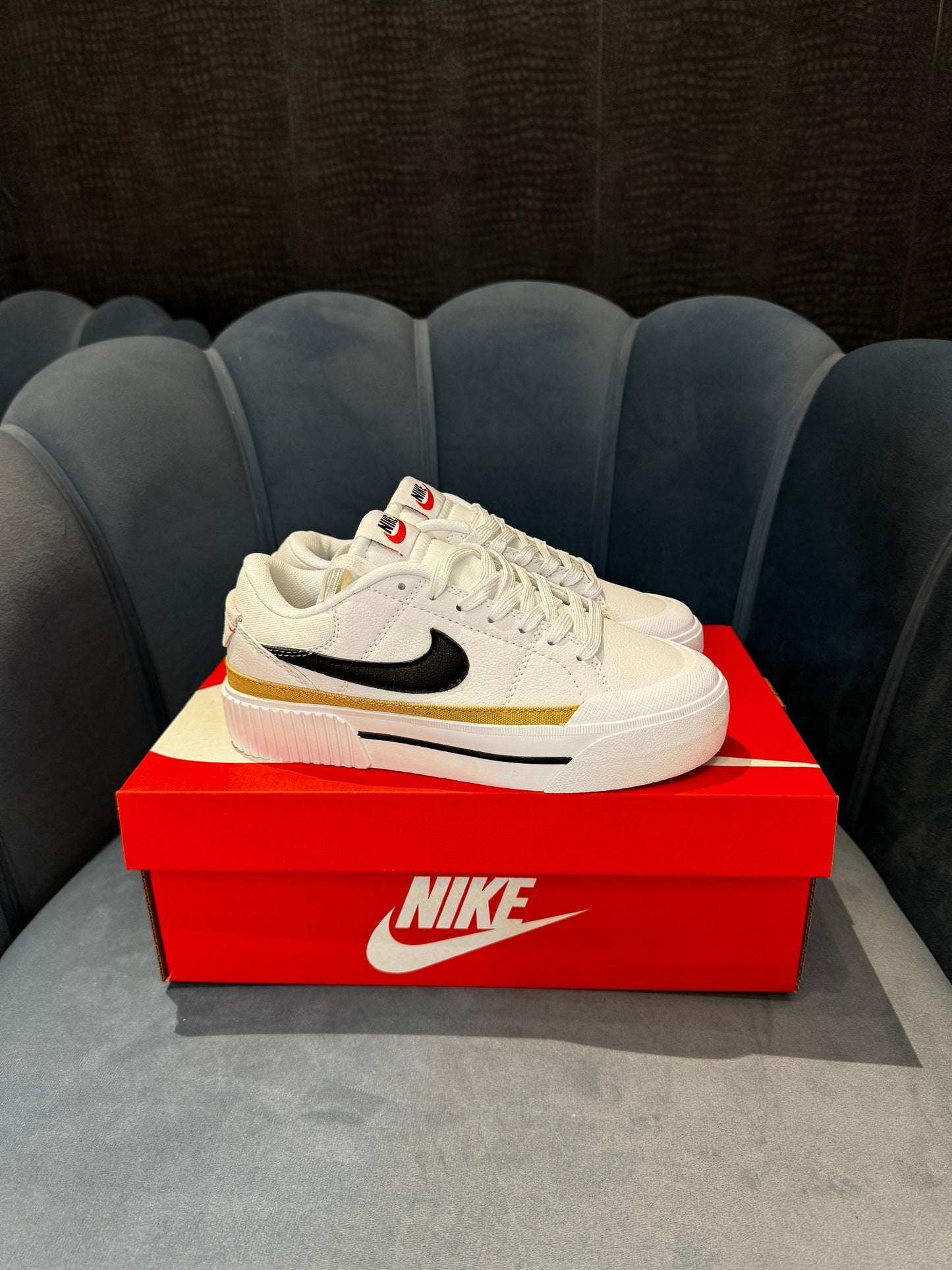 Nike court legacy lift