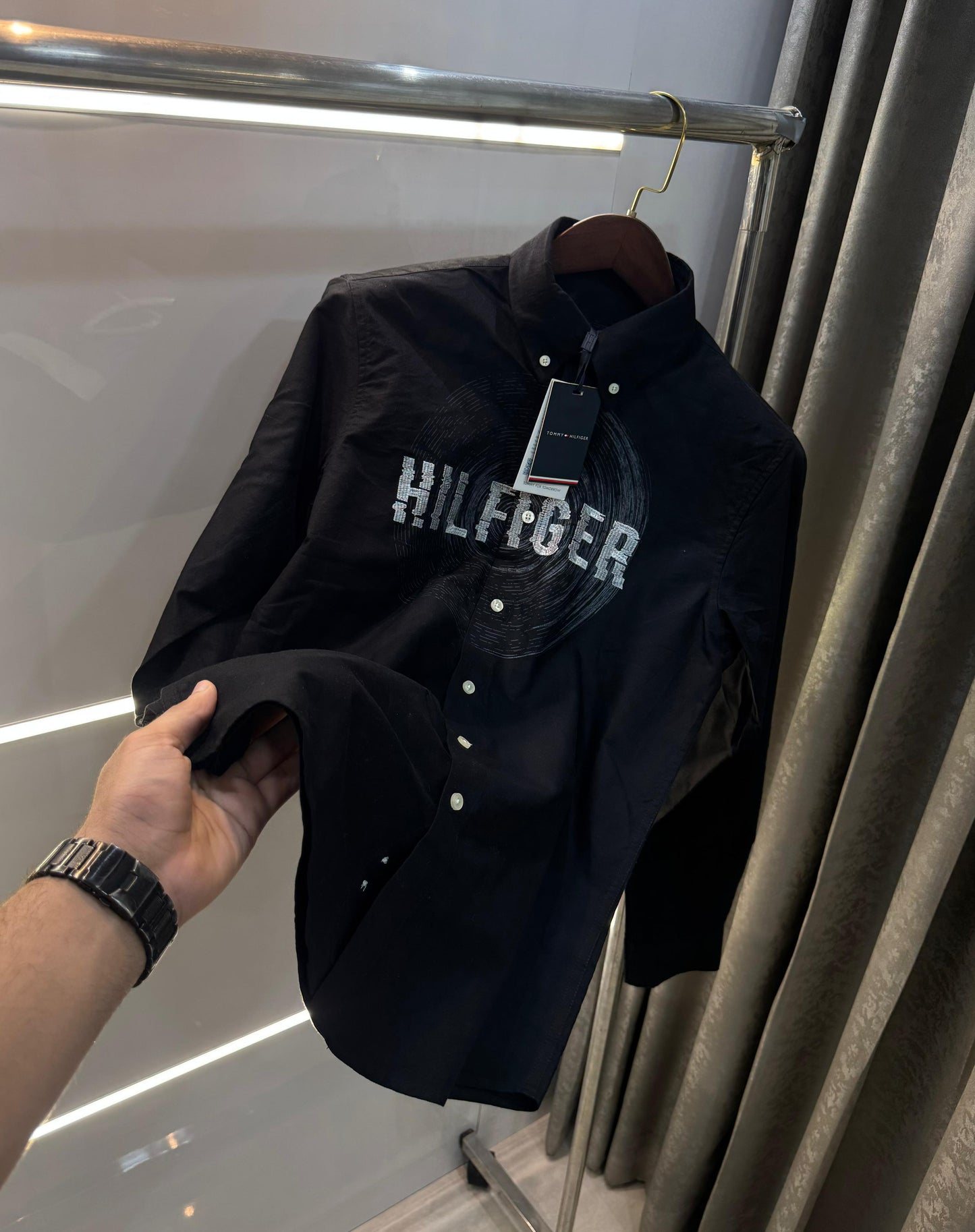 TOMMY HILFIGER