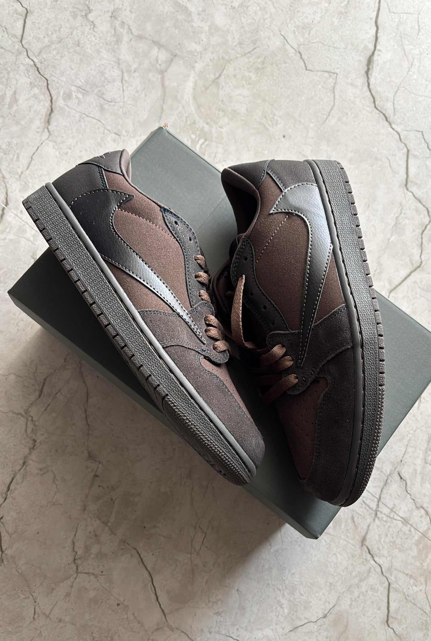 Nike air jordan low og x travis scott dark brown mocha