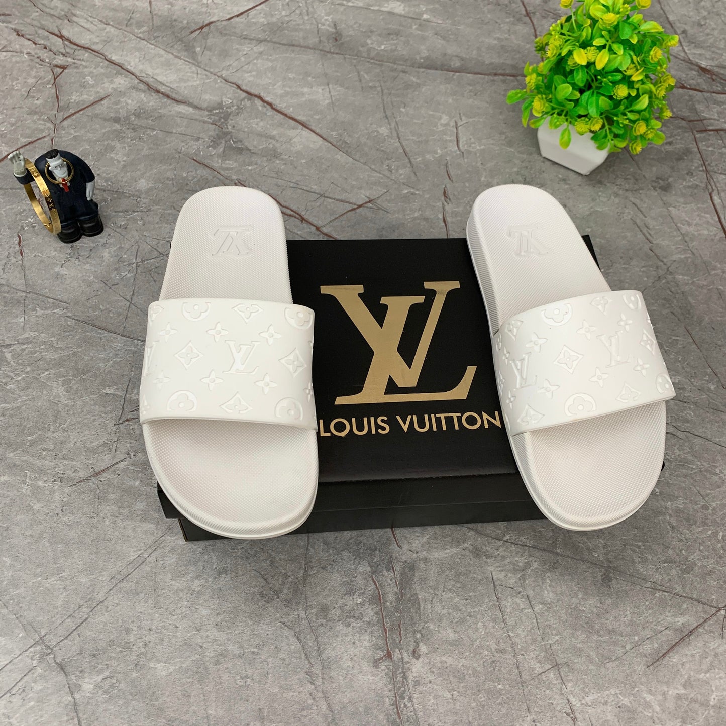 Louis vuitton slider