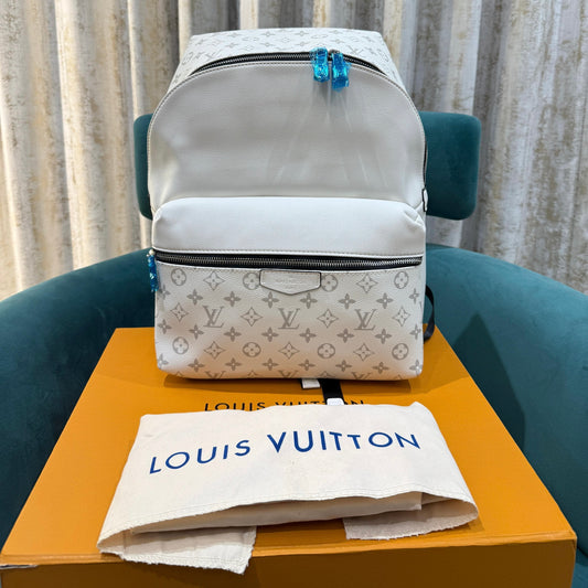 Louis Vuitton Discovery Bagpack