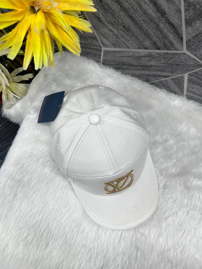 Louis_Vuitton_Aerogram_Street_White_Premium_Unisex_Cap_With_Safety_Box