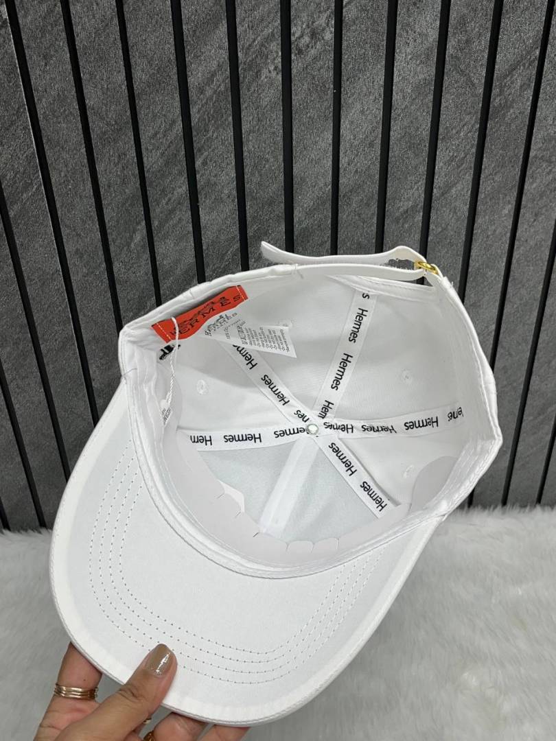 Hermes_Front_Logo_White_Premium_Unisex_Cap_With_Safety_Box