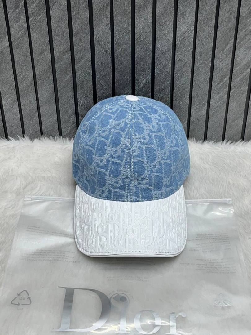 Christian_Dior_White_Denim_Canvas_Premium_Unisex_Cap_With_Brand_Polly_Bag