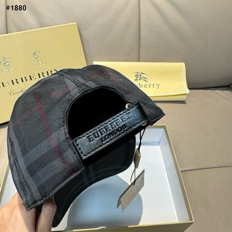 Burberry_Nova_Checks_Baseball_Premium_Unisex_Hat_With_Brand_Polly_Bag