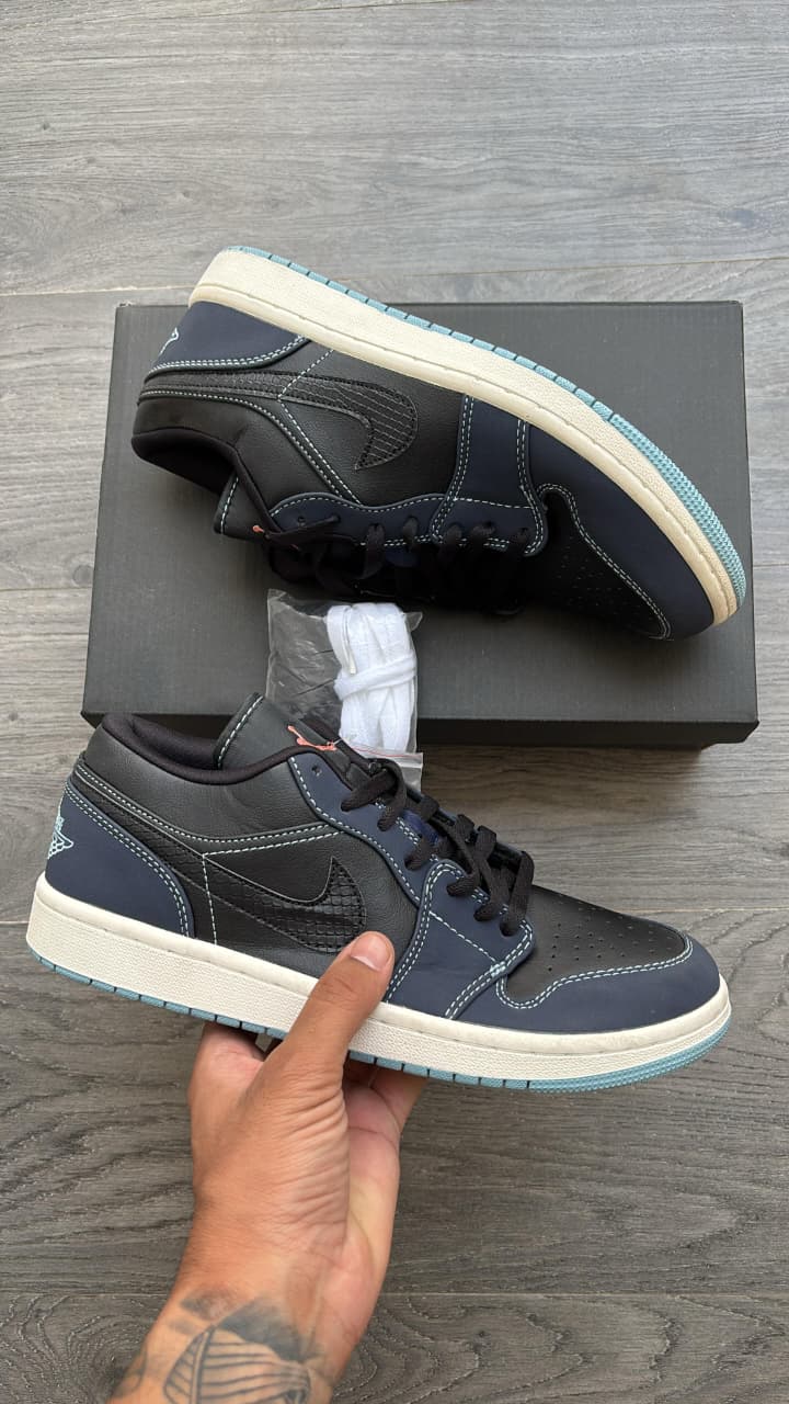 Nike air Jordan 1s low