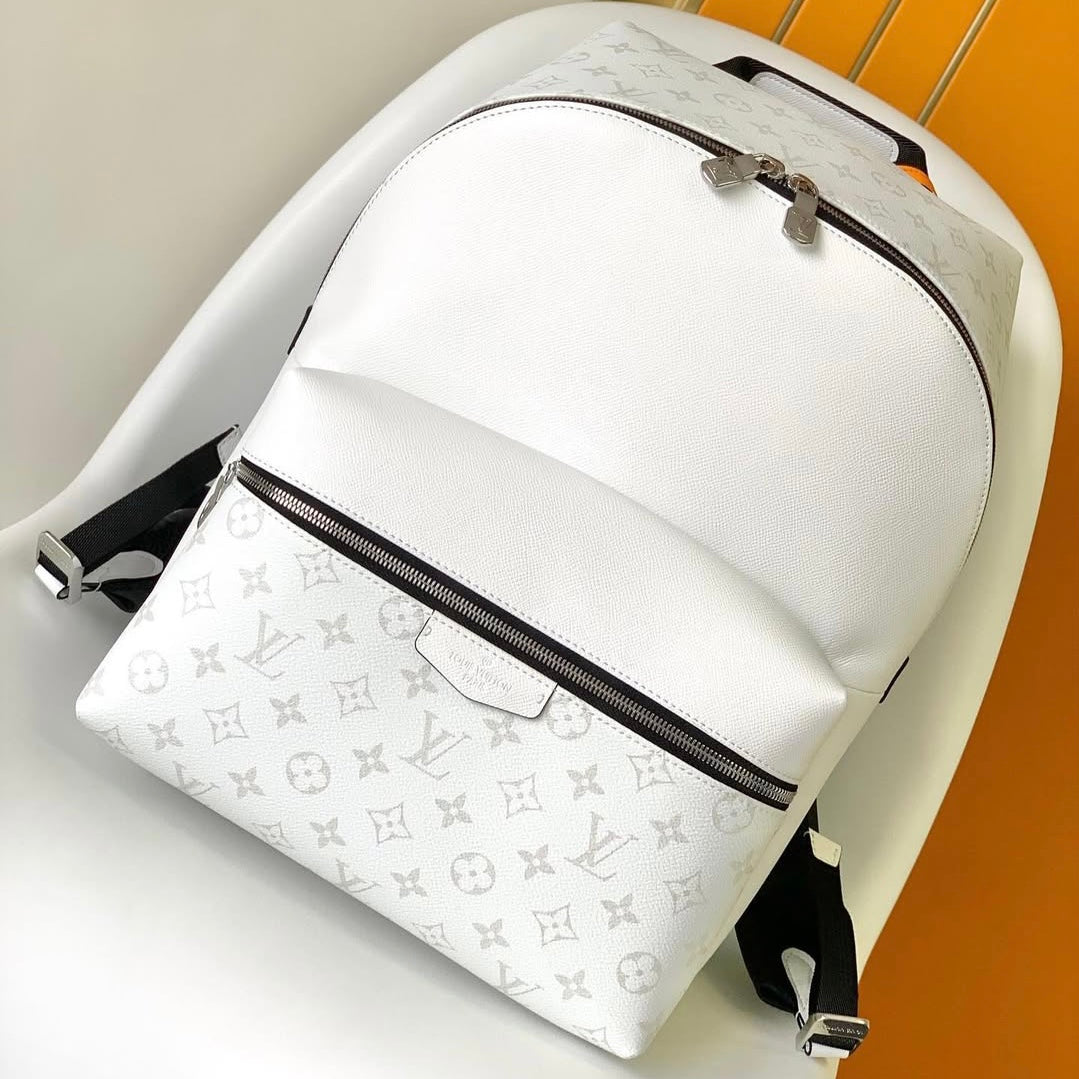 Louis Vuitton Discovery Bagpack