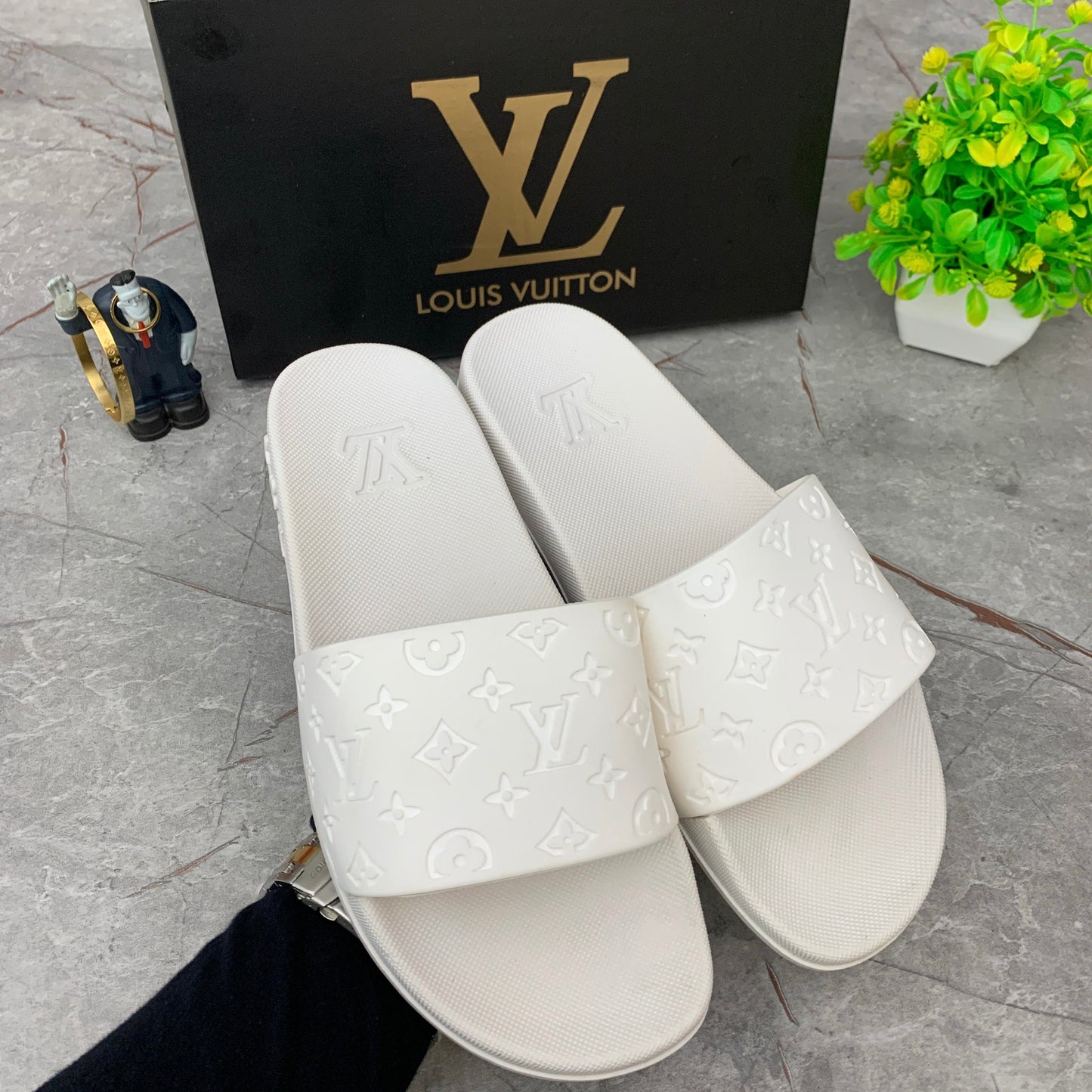 Louis vuitton slider